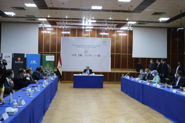 المصرية لنقل الكهرباء تتعاقد على تمويل بقيمة 4 مليارات جنيه مع 4 بنوك