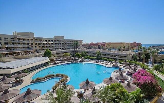 قرية سياحية