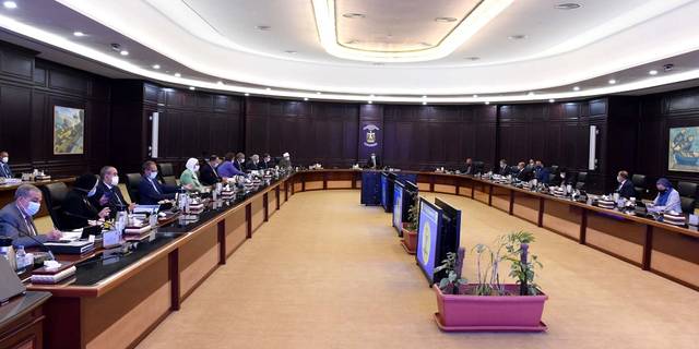 مجلس الوزراء المصري يوافق على مشروع قرار ترقية الموظفين