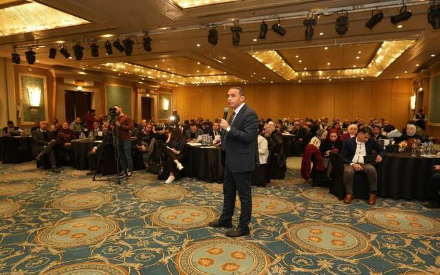 الدكتور إسلام عزام رئيس البورصة المصرية