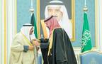 خلال تقليد ولي العهد السعودي أمير دولة الكويت قلادة الملك عبدالعزيز في يناير/كانون الثاني 2024