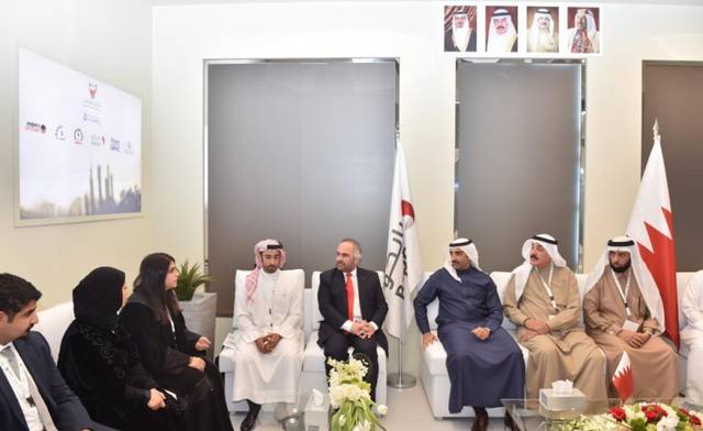 وزير النفط البحريني يبحث تعزيز التعاون مع شركات عالمية