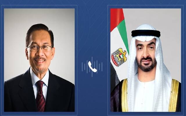 الشيخ محمد بن زايد آل نهيان رئيس دولة الإمارات وأنور إبراهيم رئيس وزراء ماليزيا