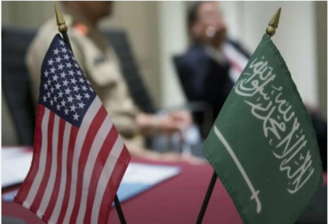 علما السعودية والولايات المتحدة الأمريكية - الصورة أرشيفية