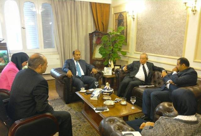 "وزير التموين" يبحث مع "ساويرس" إقامة 5 مراكز لوجستية