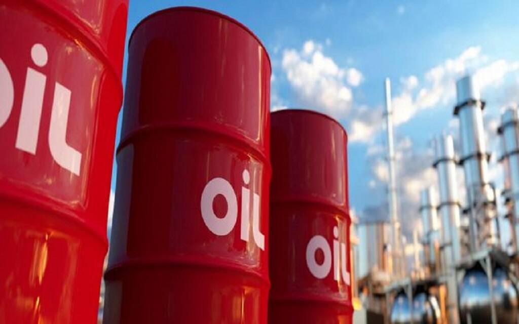 أسعار النفط تغلق عند أعلى مستوياتها منذ أكتوبر الماضي