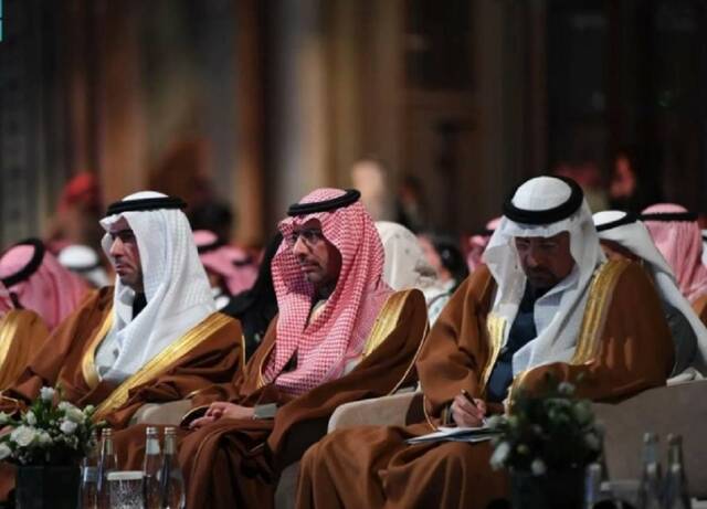 900 مليار ريال استثمار أجنبي بالمملكة ضمن اليوم الأول لمنتدى صندوق الاستثمارات