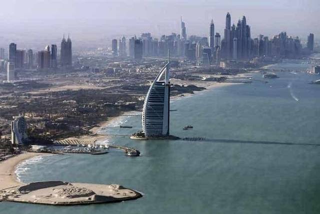 2.4 مليار دولار إيرادات فنادق دبي في 11 شهراً