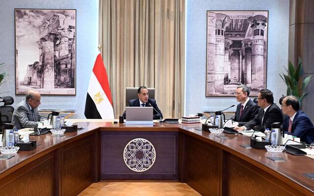 الدكتور مصطفى مدبولي، رئيس مجلس الوزراء المصري والدكتور ني تشن رئيس مجلس إدارة شركة الصين لهندسة الطاقة المحدودة