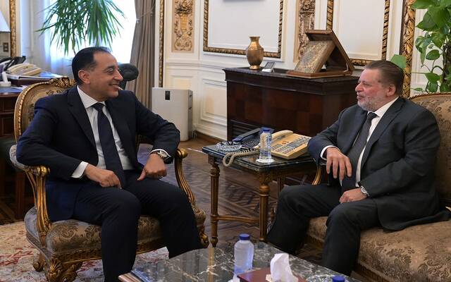 مدبولي يبحث مع محافظ البنك المركزي المصري جهود زيادة الاحتياطي النقدي