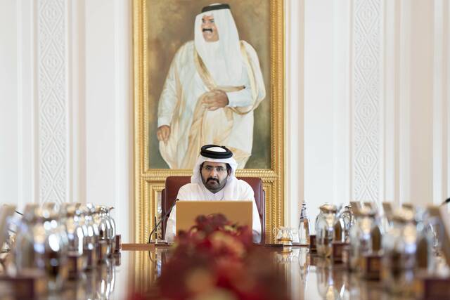 خلال الاجتماع