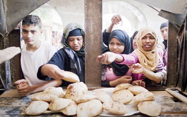 الحكومة المصرية تعلق على أنباء إصدار قرار بتقليص حصة المواطن من الخبز المدعم