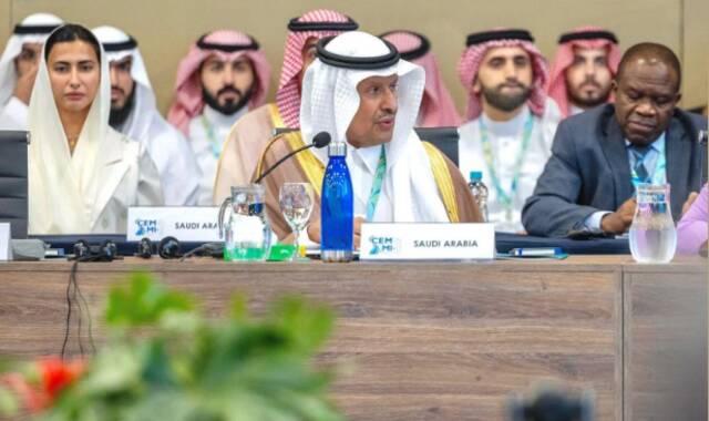 وزير الطاقة يؤكد أهمية التوازن بين النمو الاقتصادي وأمن الطاقة عالمياً