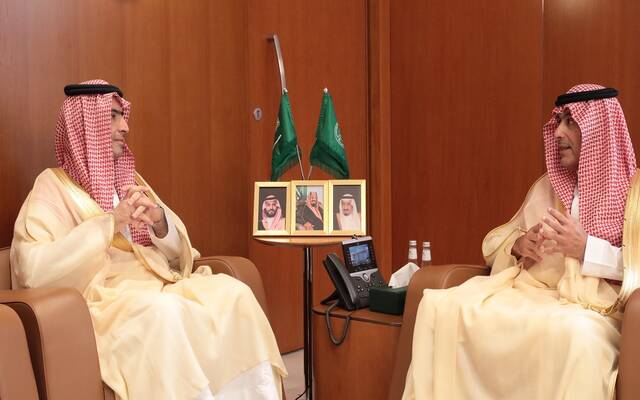 محافظ البنك المركزي السعودي يلتقي رئيس مجلس هيئة السوق المالية