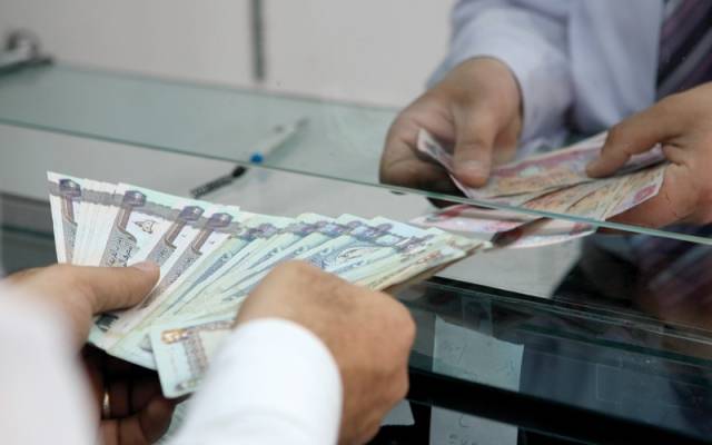 إنفوجرافيك.. استثمارات البنوك الإماراتية ترتفع 16 مليار درهم في 5 أشهر