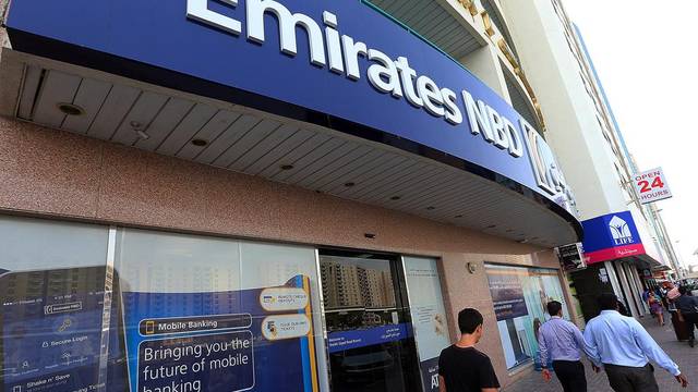 بنوك الإمارات تقبل هويات وإقامات الوافدين منتهية الصلاحية