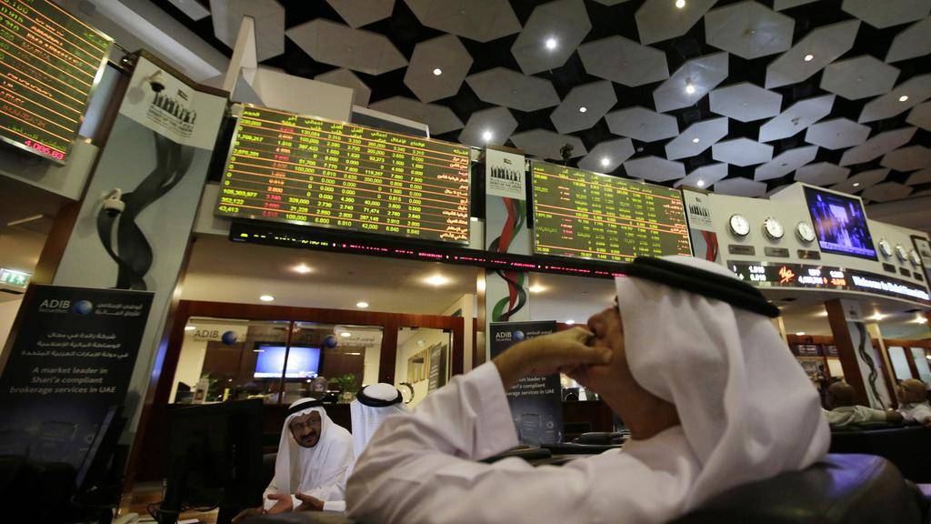 الأسهم الإماراتية تتراجع خلال التعاملات الصباحية