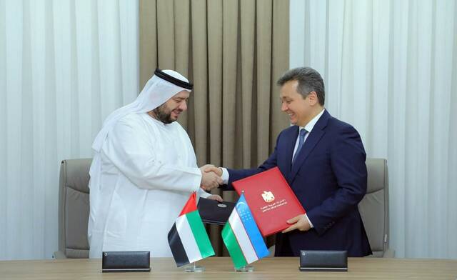 الإمارات وأوزبكستان توقعان مذكرة تعاون بمجال الاستثمار بالبنية التحتية الرقمية