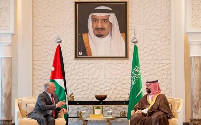ولي العهد السعودي يبحث مع ملك الأردن تطوير العلاقات الثنائية والأوضاع في فلسطين