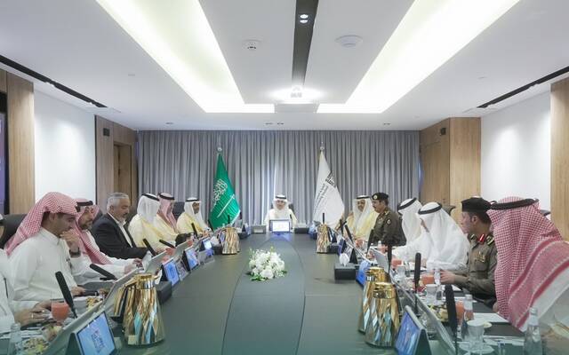 وزير النقل يطلع على الخطط التشغيلية لخدمة ضيوف الرحمن بموسم الحج (صور)