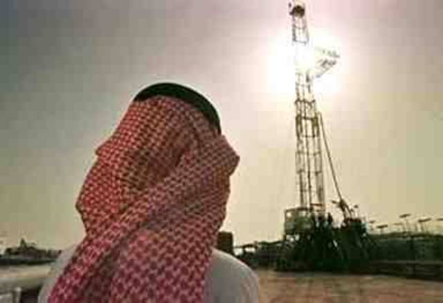 خبراء.. عدم تخفيض إنتاج النفط سياسة متزنة تحمي مصالح المملكة