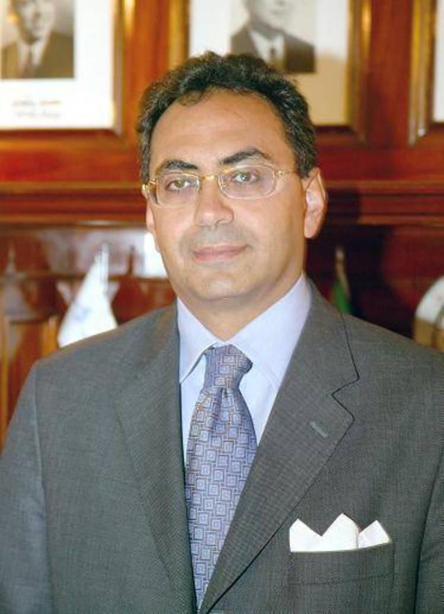 رئيس سوق المال الاسبق : الاحتياطي الأجنبي لايكفي لأكثر من 3 شهور قادمة .. ومصر قد تتعرض للإفلاس