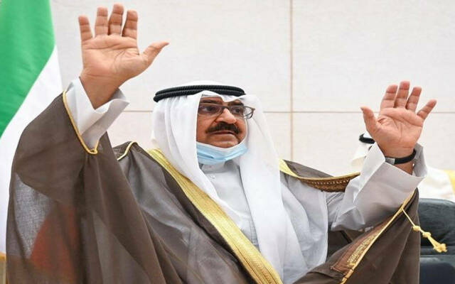 ولي عهد الكويت يتسلم دعوة لحضورالقمة العربية في الرياض