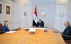 الرئيس عبدالفتاح السيسي مع رئيس هيئة قناة السويس