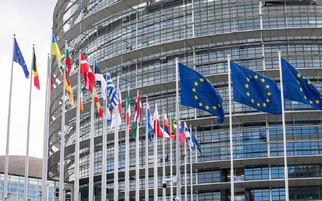 عقوبات أوروبية جديدة على روسيا تشمل النفط والغاز والبنوك.. وموسكو تهدد بالرد