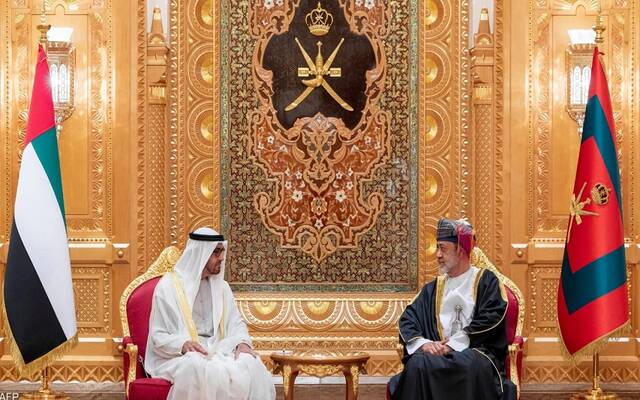 سلطان عمان ورئيس الإمارات في لقاء سابق لهم عام 2022 بالسلطنة