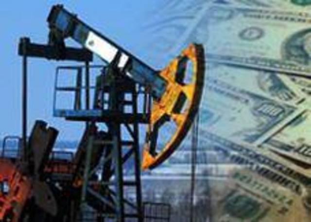 تقرير _ تقلبات أسعار النفط عالمياً تهدد معدلات النمو بدول الخليج