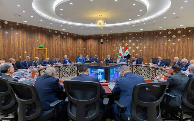 وزير النفط يترأس اجتماع خلية الأزمة