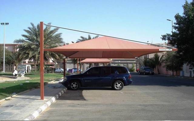 الكويت توضح حقيقة تطبيق غرامة على "مظلات السيارات دون ترخيص"