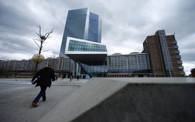 المركزي الأوروبي يثبت معدلات الفائدة وبرامج التحفيز