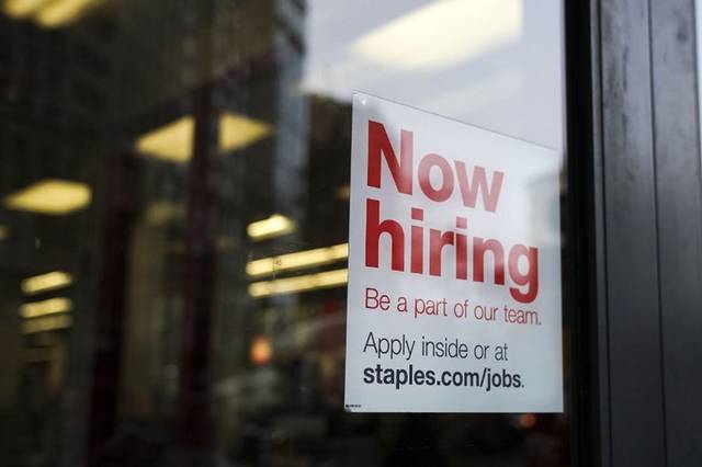 US private sector hiring picks up in August