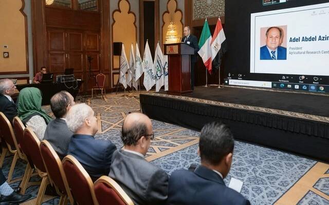 عادل عبد العظيم رئيس مركز البحوث الزراعية