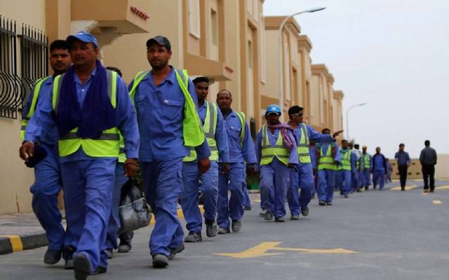 "العمل" القطرية تفتح تحقيقًا بشأن تجمهر العمالة الوافدة لتأخر صرف الأجور