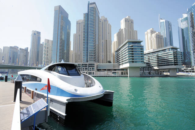 كل ما تريد معرفته عن خدمة "الفيري" للنقل البحري بدبي