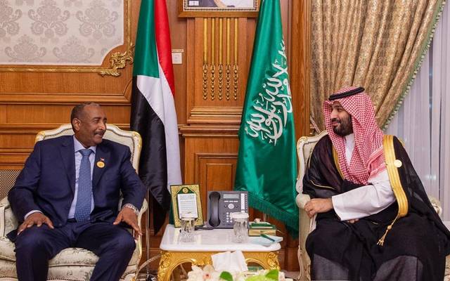 ولي العهد السعودي يلتقي رئيس المجلس العسكري الانتقالي بالسودان