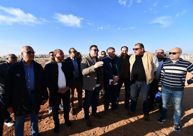 وزير الإسكان يتابع تقدم مشروعات تطوير مدينة الشروق والمناطق الجديدة