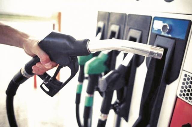 أسعار الوقود في الإمارات تنخفض في يناير 2019