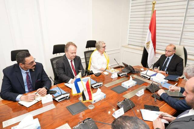 وزير الاستثمار يبحث مع سفيرة فنلندا بالقاهرة تعزيز التعاون الاقتصادي