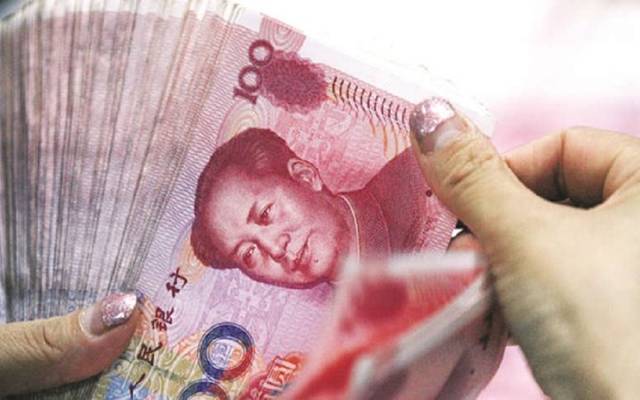 النفط دون الـ100 دولار للبرميل.. ومحادثات سعودية صينية لبيع الخام باليوان