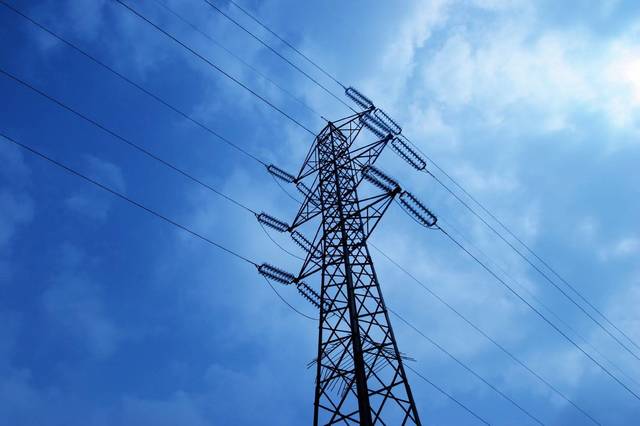 "أوراسكوم" تؤسس محطة كهرباء في مصر بتكلفة 100 مليون دولار