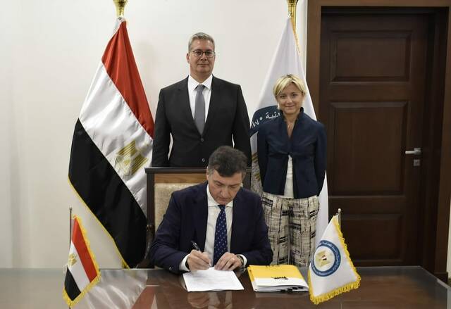 مصر تتفق مع "إيني الإيطالية" على تكثيف أعمال البحث والاستكشاف