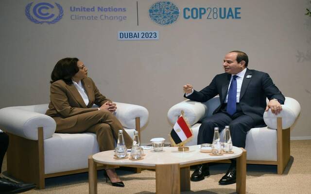 لقاء الرئيس المصري عبدالفتاح السيسي مع كامالا هاريس نائبة الرئيس الأمريكي على هامش "كوب 28"