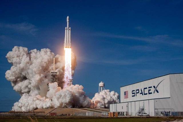 IHC-backed SpaceX completes $850m funding round