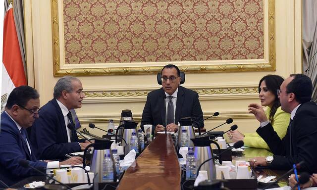 وزير التموين المصري يستعرض موقف أرصدة السلع الاستراتيجية بالبلاد