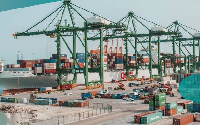 عدد الحاويات بميناء الملك عبدالعزيز بالدمام يرتفع 37.4% في النصف الأول 2024