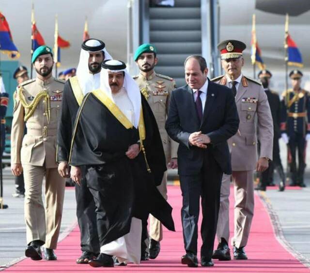 ملك البحرين والسيسي